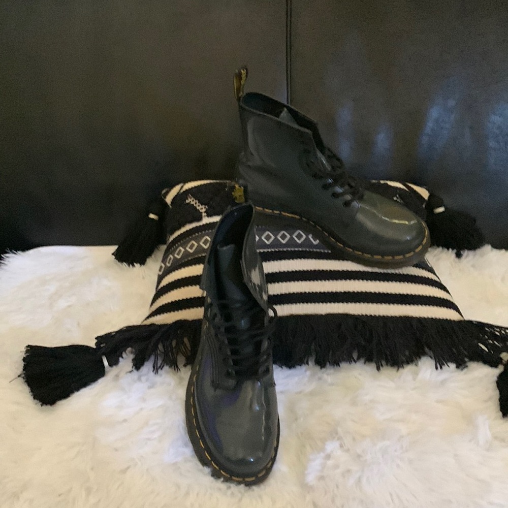 ‼️‼️ SOLD ‼️‼️ Ladies Dr Martens Air Wair Boots